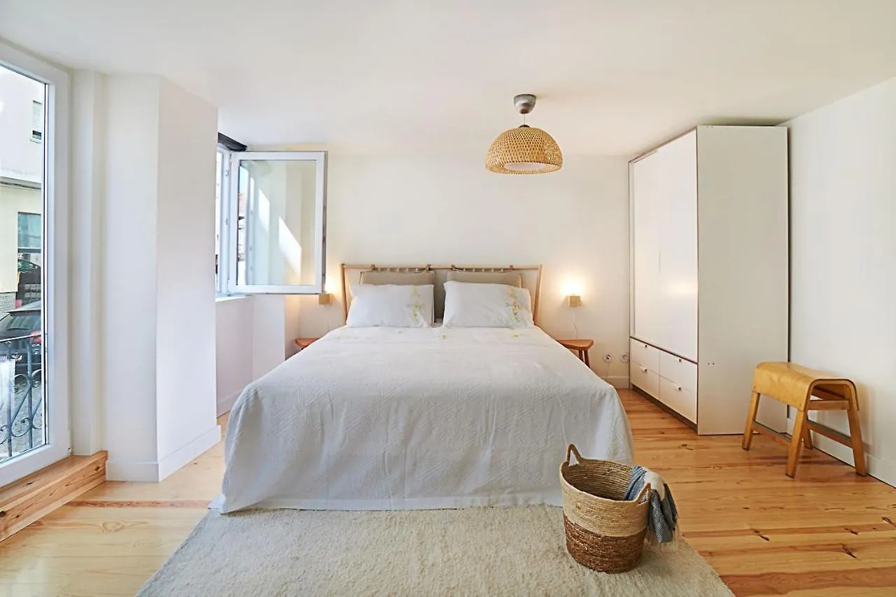 Modern Flat With Double Patio Right Next To Estrela Gardens Apartment Lisbon
